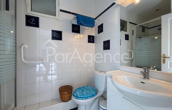 Maison contemporaine avec piscine et appartement indépendant