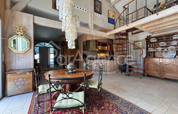 Maison contemporaine avec piscine et appartement indépendant