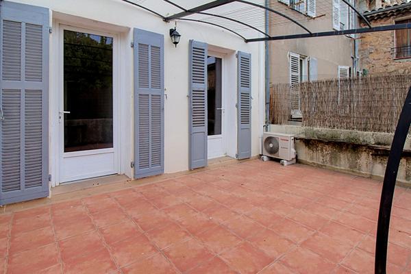 A VENDRE EN EXCLUSIVITÉ - Appartement T3 d'environ 60m2 avec terrasse et combles aménageables - Centre-ville
