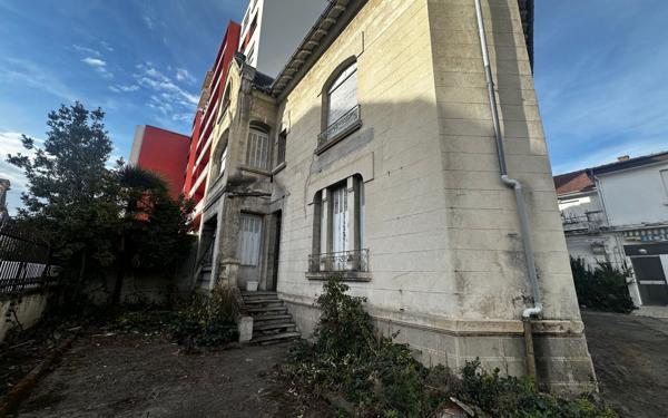 Maison à vendre    2 pièces •  Tarbes