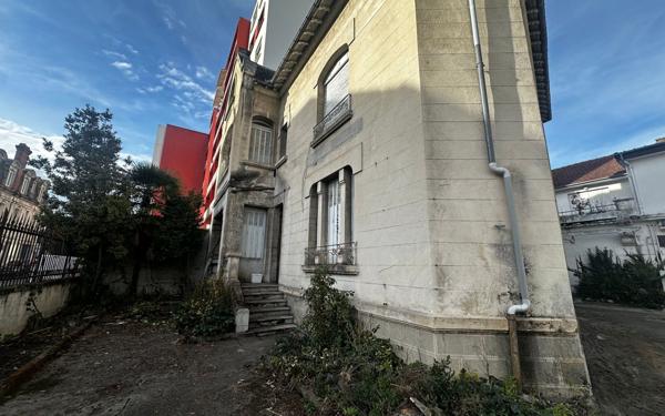 Maison à vendre    2 pièces •  Tarbes