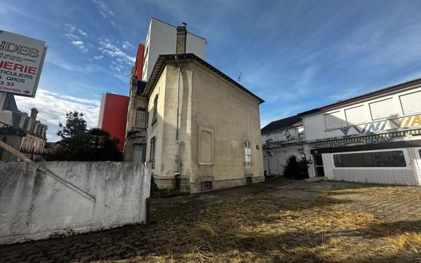 Maison à vendre    2 pièces •  Tarbes