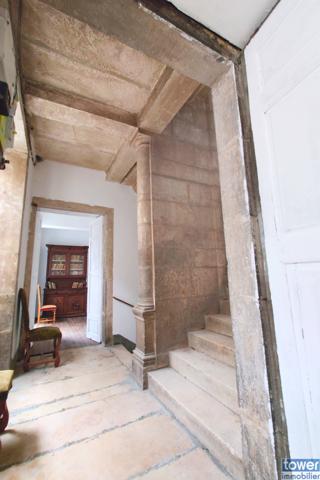 Maison Bourgeoise du 15 ème et 16 ème Siècle 420 M2