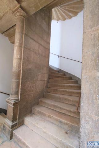 Maison Bourgeoise du 15 ème et 16 ème Siècle 420 M2