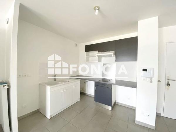 Location Appartement 2 pièces 47 m² - 34 RUE MME DE STAEL Saint Julien En Genevois 74160