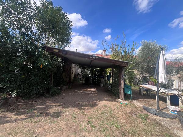 A Auchay sur Vendée, Longère en pierre avec gîte, grenier et beaux espaces extérieurs