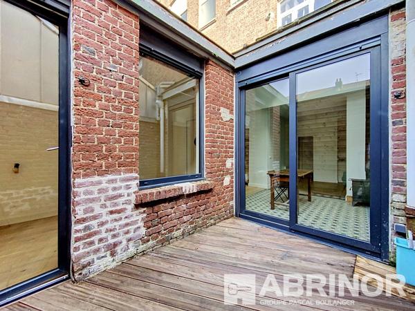 EXCLUSIVITÉ - LILLE Cormontaigne / Montebello, beau type 2 avec terrasse et garage LILLE
