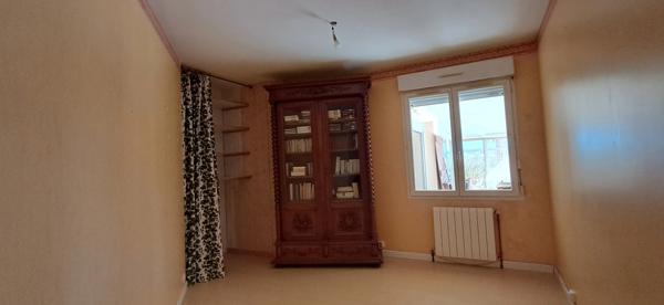 VILLA A VENDRE VIC FEZENSAC 145 M²; 4 CHAMBRES ;TERRAIN DE 3000M² AVEC VUE DEGAGEE.