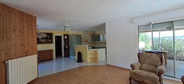 VILLA A VENDRE VIC FEZENSAC 145 M²; 4 CHAMBRES ;TERRAIN DE 3000M² AVEC VUE DEGAGEE.