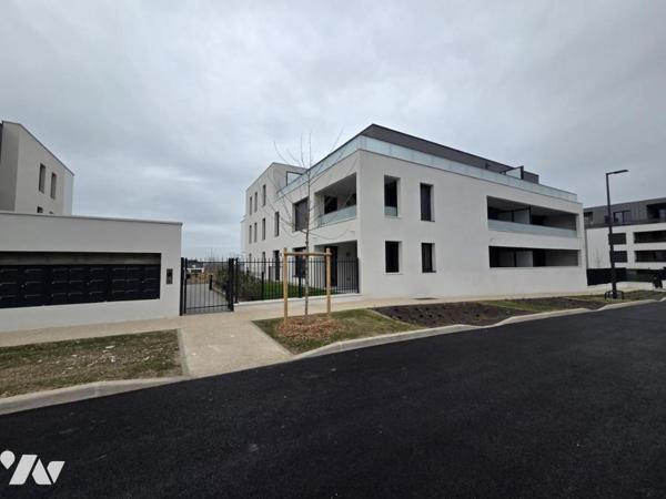 Bezannes - Résidence ENTRE VIGNES ET GOLF studio de 30m² avec parking et terrasse