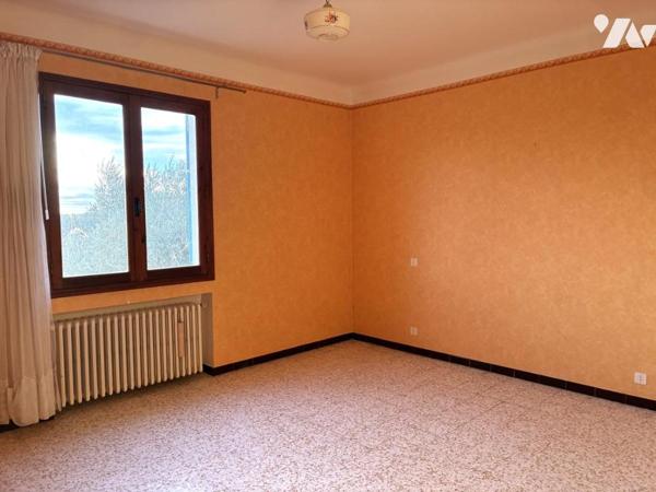 VILLA TYPE 5 AVEC GARAGE EN SOUS-SOL TOTAL ET TERRAIN AUTOUR MOUSTIERS-SAINTE-MARIE