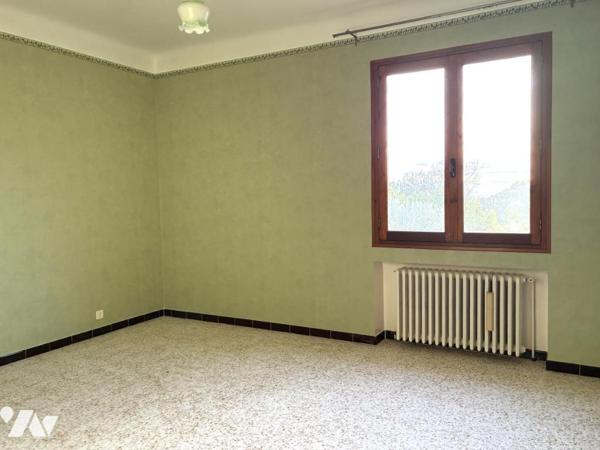 VILLA TYPE 5 AVEC GARAGE EN SOUS-SOL TOTAL ET TERRAIN AUTOUR MOUSTIERS-SAINTE-MARIE