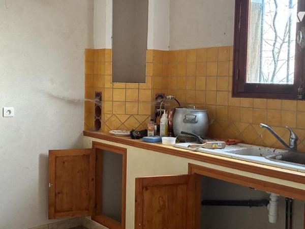 VILLA TYPE 5 AVEC GARAGE EN SOUS-SOL TOTAL ET TERRAIN AUTOUR MOUSTIERS-SAINTE-MARIE