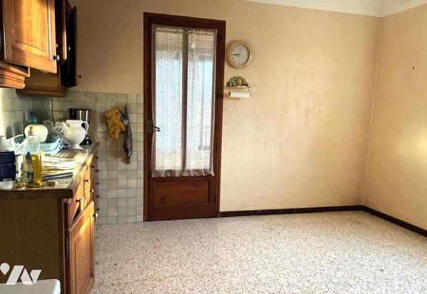 VILLA TYPE 5 AVEC GARAGE EN SOUS-SOL TOTAL ET TERRAIN AUTOUR MOUSTIERS-SAINTE-MARIE