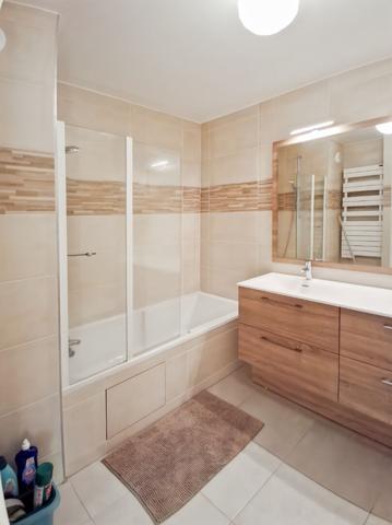 Appartement Suresnes 3 pièce(s) 56.27 m2