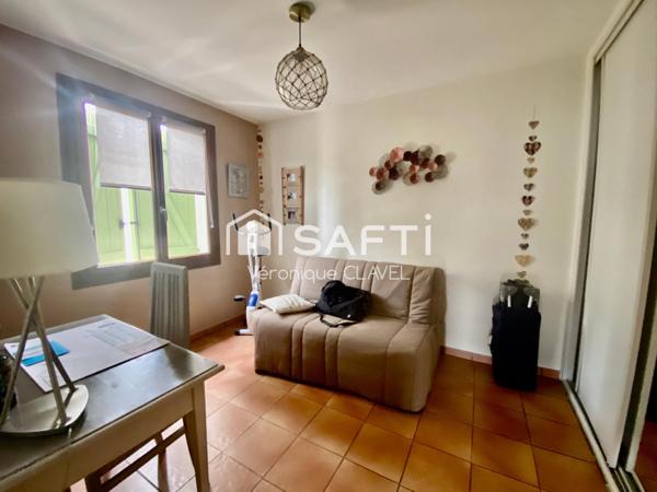 Coquette villa au calme de 106m2 plain pied  posée sur un terrain de 348m2 avec piscine