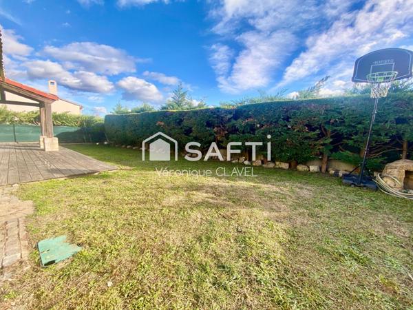 Coquette villa au calme de 106m2 plain pied  posée sur un terrain de 348m2 avec piscine