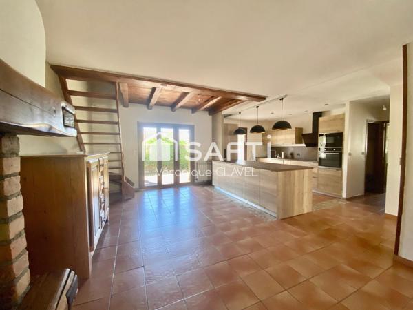 Coquette villa au calme de 106m2 plain pied  posée sur un terrain de 348m2 avec piscine