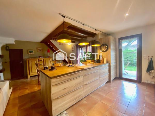 Coquette villa au calme de 106m2 plain pied  posée sur un terrain de 348m2 avec piscine