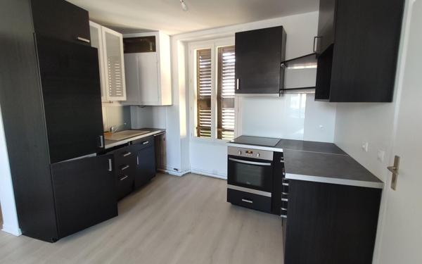Appartement à louer    3 pièces • 53 m2 Dourdan