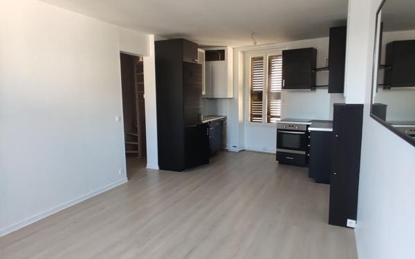 Appartement à louer    3 pièces • 53 m2 Dourdan