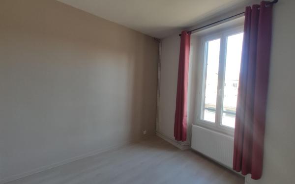 Appartement à louer    3 pièces • 53 m2 Dourdan