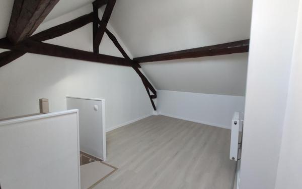 Appartement à louer    3 pièces • 53 m2 Dourdan