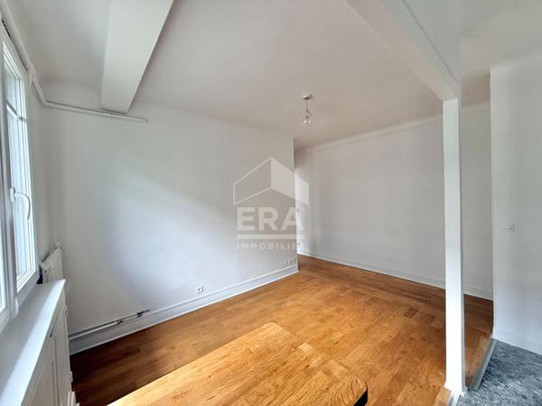 DERNIER ETAGE  2 pièces de 30 m2