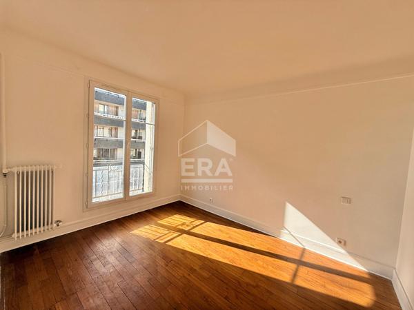 DERNIER ETAGE  2 pièces de 30 m2