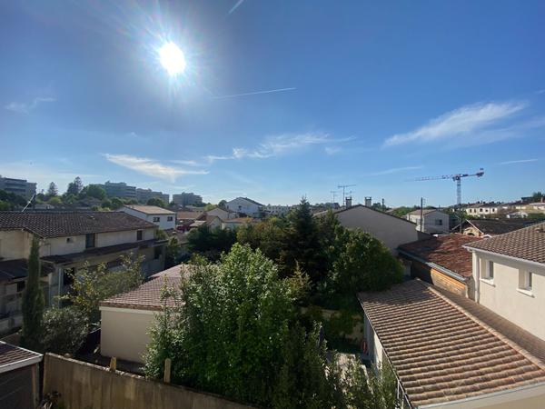 Location appartement Merignac : 810 € - AJP Immobilier Bordeaux Saint-Augustin