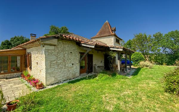Maison à vendre    5 pièces •  Montpezat-de-Quercy