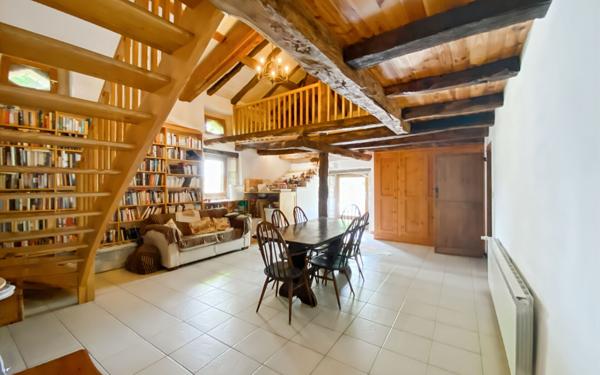 Maison à vendre    5 pièces •  Montpezat-de-Quercy