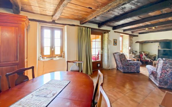 Maison à vendre    5 pièces •  Montpezat-de-Quercy