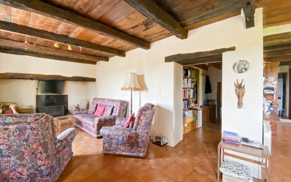 Maison à vendre    5 pièces •  Montpezat-de-Quercy