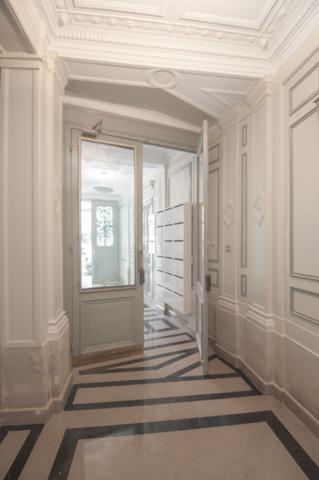 Paris Saint-André Des Arts : 2 pièces et studio à réunir dernier étage, ascenseur