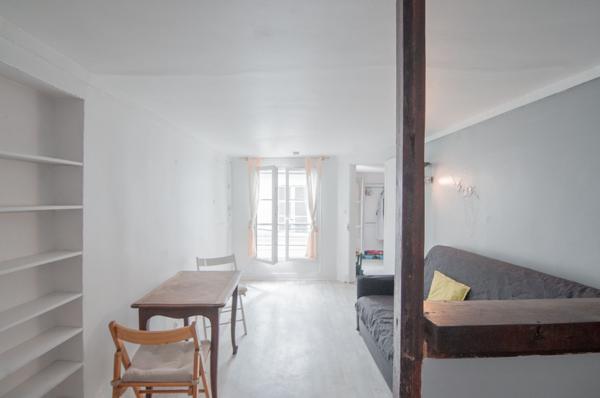 Paris Saint-André Des Arts : 2 pièces et studio à réunir dernier étage, ascenseur