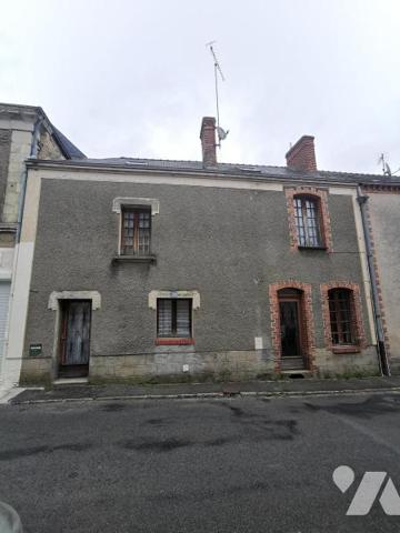 LOIRE  - MAISON D'HABITATION DE 1850, 4 CHAMBRES - TERRAIN NON ATTENANT 313 m²