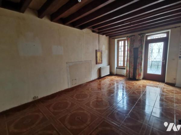 LOIRE  - MAISON D'HABITATION DE 1850, 4 CHAMBRES - TERRAIN NON ATTENANT 313 m²