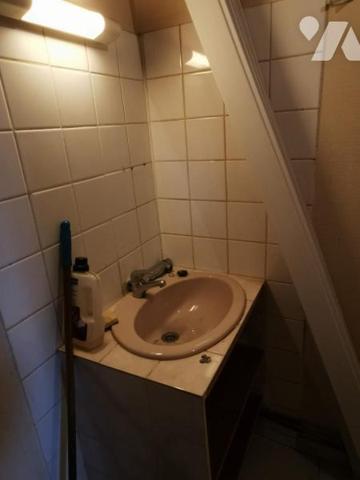 LOIRE  - MAISON D'HABITATION DE 1850, 4 CHAMBRES - TERRAIN NON ATTENANT 313 m²