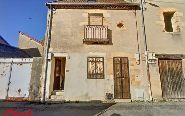 Immeuble à vendre    8 pièces •  Montmarault