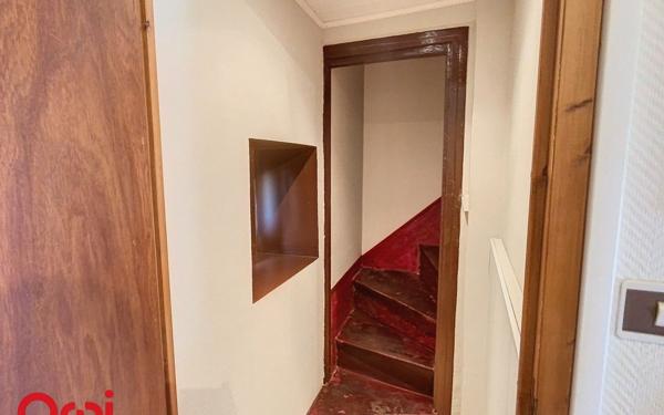 Immeuble à vendre    8 pièces •  Montmarault