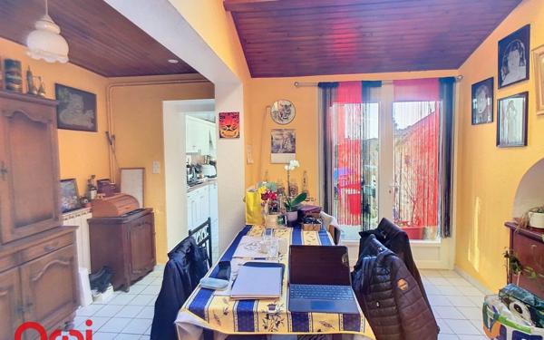 Immeuble à vendre    8 pièces •  Montmarault