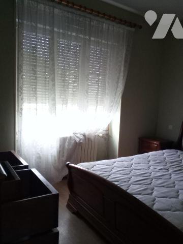 10 min. VILLAINES-LA-JUHEL (53), maison d'habitation avec entrée ouvrant sur séjour, salon, cui...