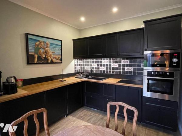 DOL DE BRETAGNE- Maison en pierres de 435m² environ