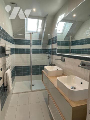 DOL DE BRETAGNE- Maison en pierres de 435m² environ