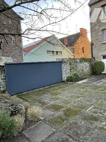 DOL DE BRETAGNE- Maison en pierres de 435m² environ