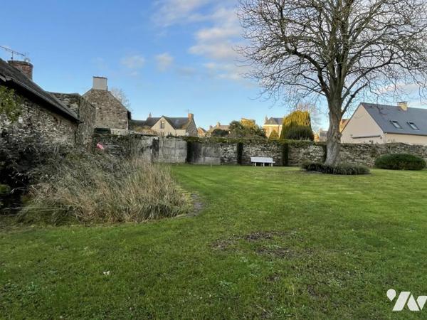DOL DE BRETAGNE- Maison en pierres de 435m² environ