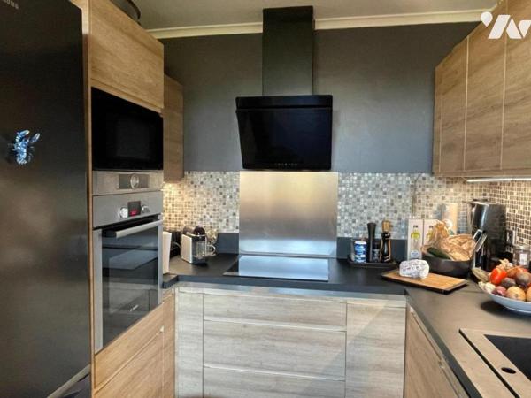 DOL DE BRETAGNE- Maison en pierres de 435m² environ