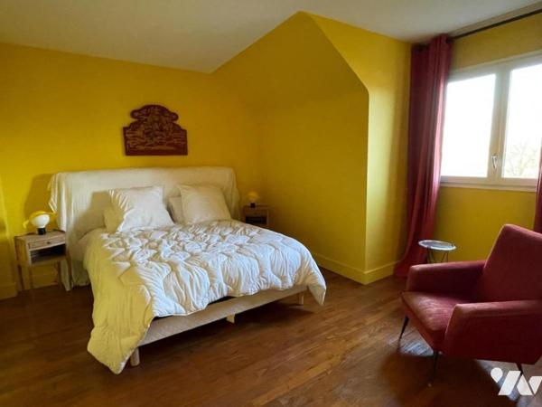 DOL DE BRETAGNE- Maison en pierres de 435m² environ