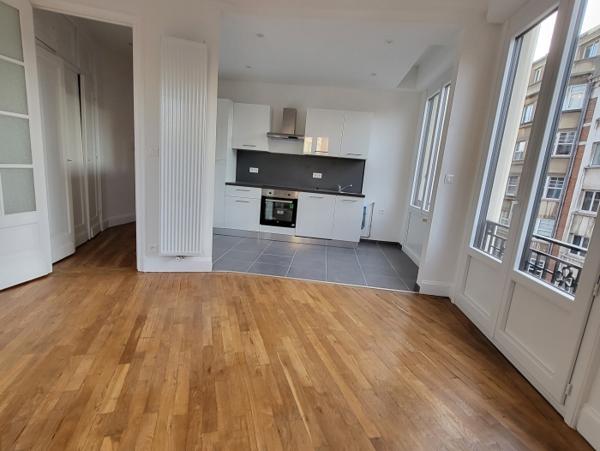 Location Appartement 3 pièces Lille (59000) - LILLE CENTRE Location Appartement 3 pièces Lille (59000) - LILLE CENTRE
